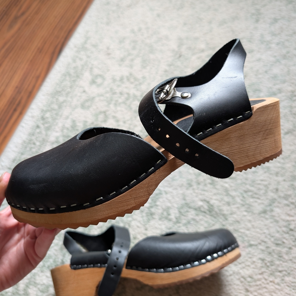 MIA Black Leather Mules with Wooden Sole